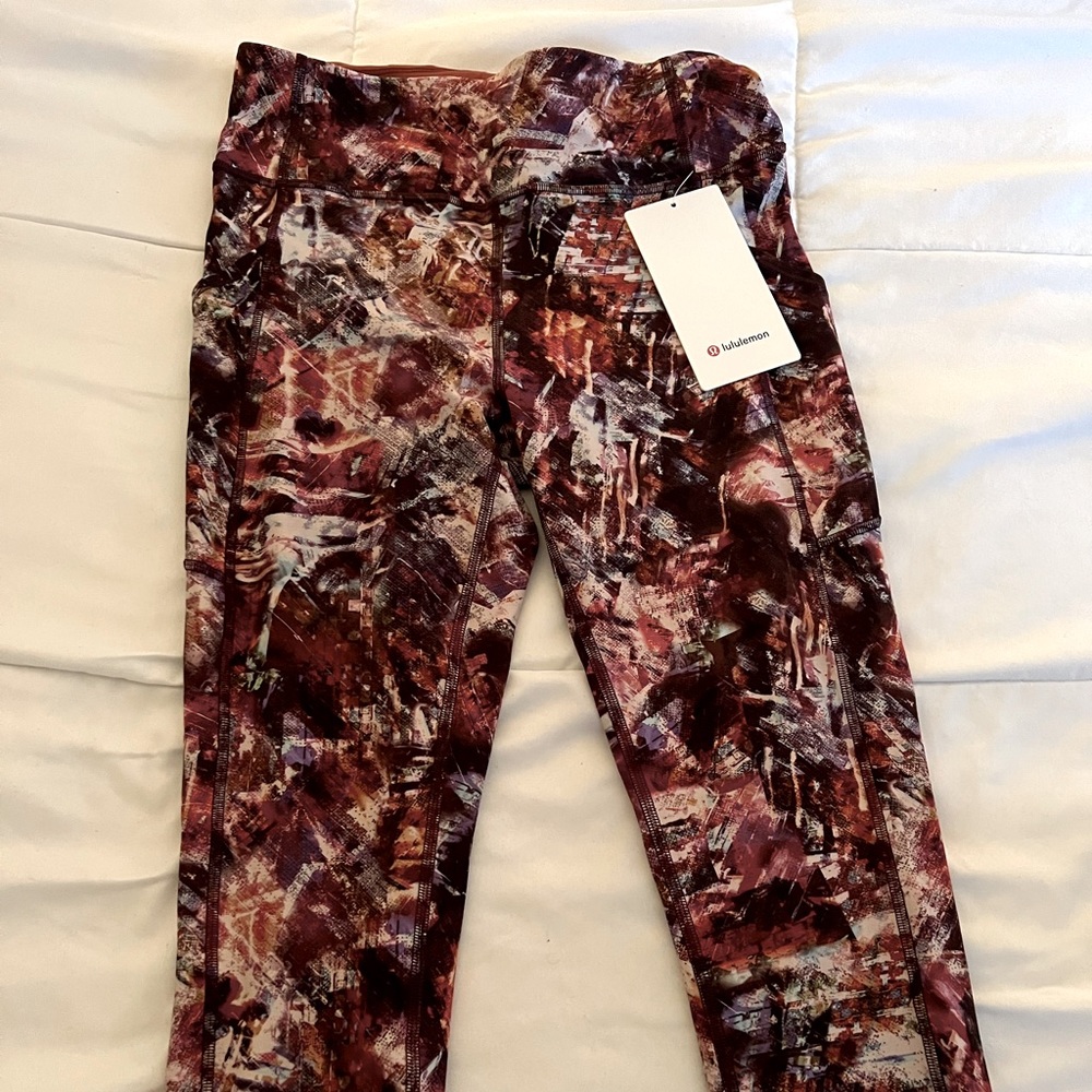 NWT Lululemon Invigorate HR Tight 25” - Size 8